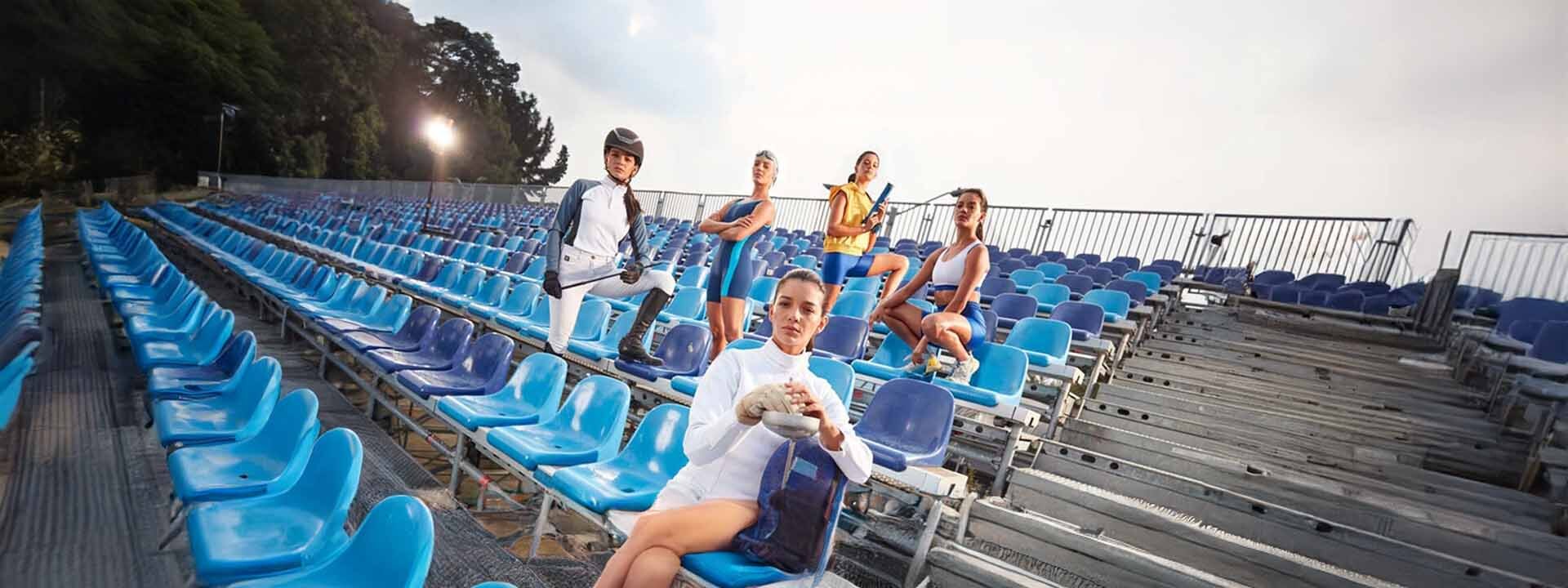 Grupo de jóvenes sobre estradas