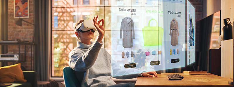 Mujer utilizando el metaverso